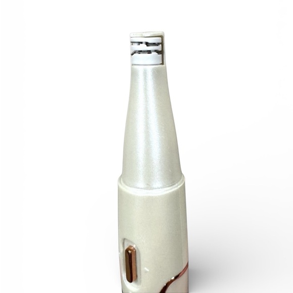 Remington Facial Care Kit Epilator & Massage Roller - Picture 7 of 8